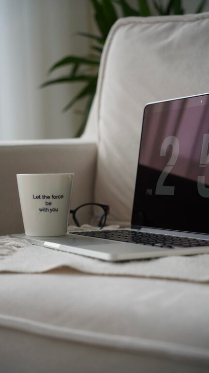 How to Plan the Perfect Screen-Light Evening for Relaxation